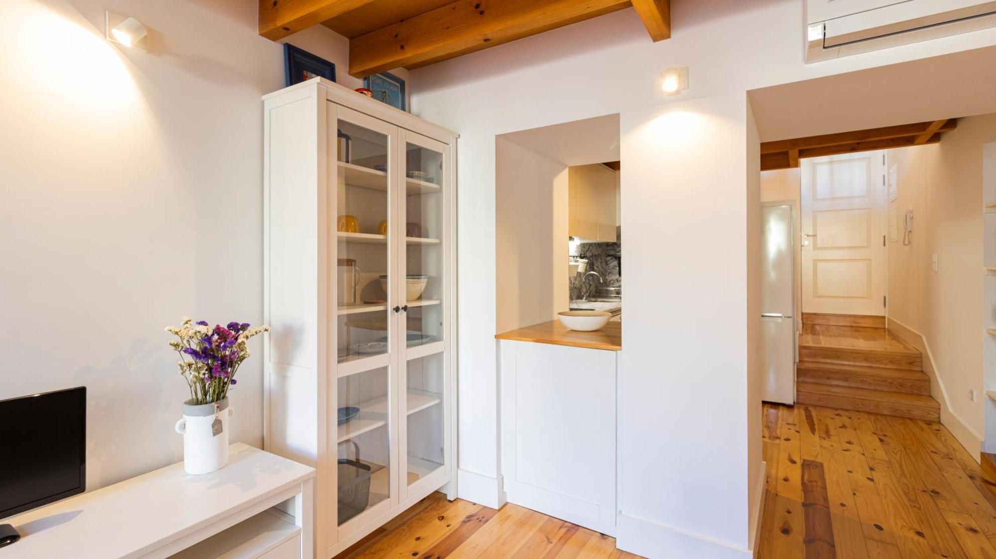City Center Duplex W Patio By Lovelystay Porto Bagian luar foto